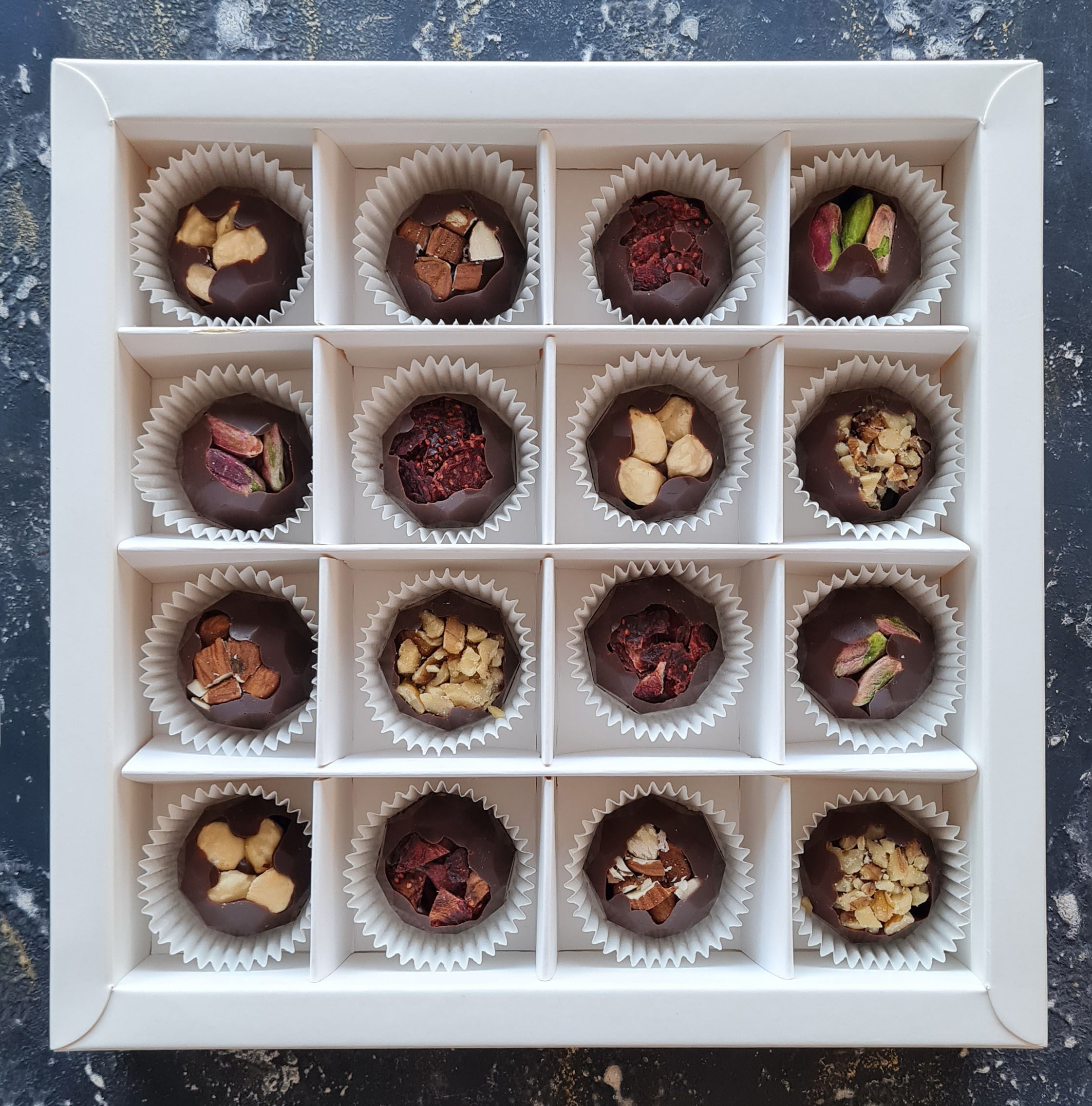 Çatlak Çikolata 16'lı Kutu - Görsel 3