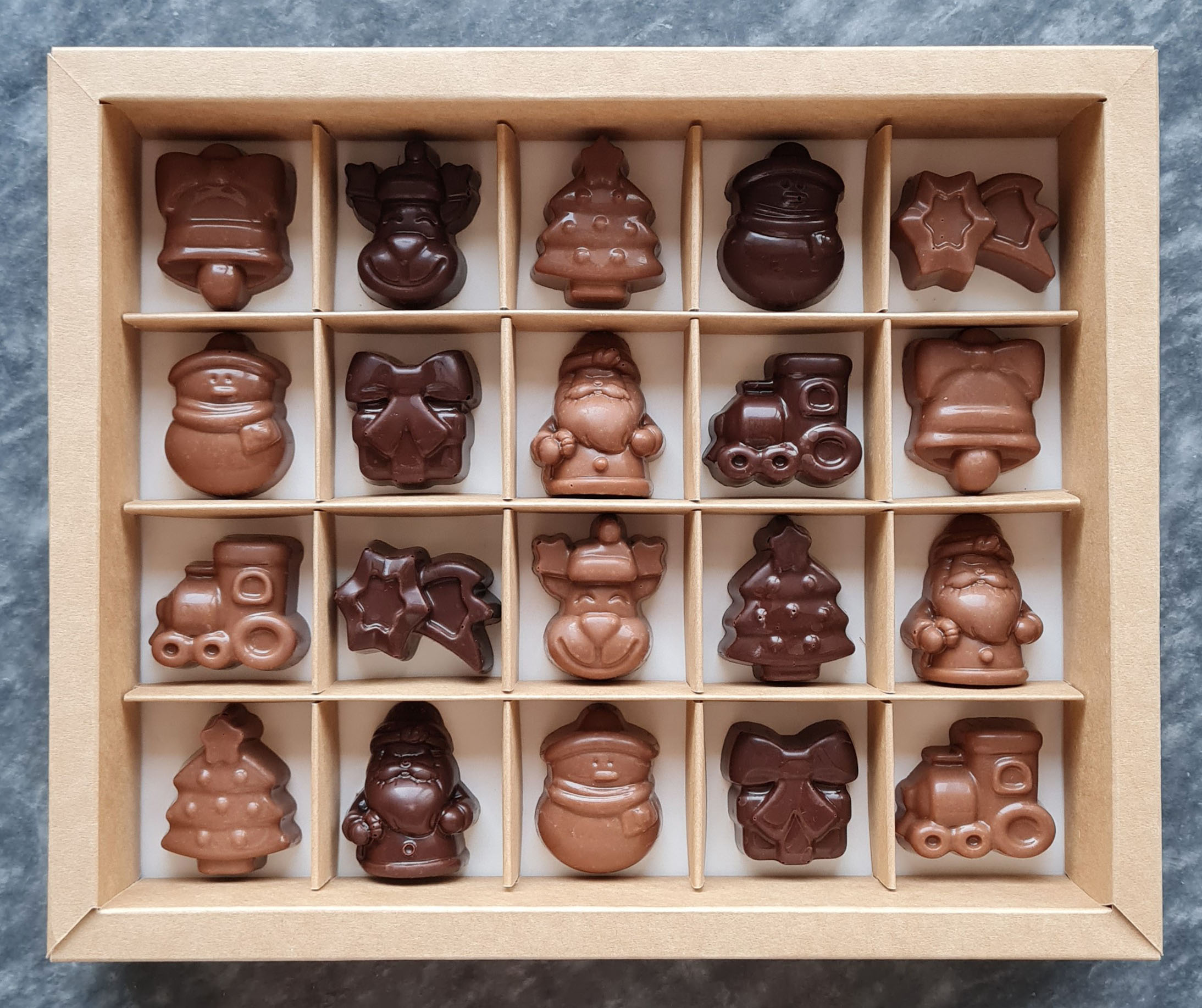 Yılbaşı Çikolataları Özel Seri 20'li Kutu - Görsel 5