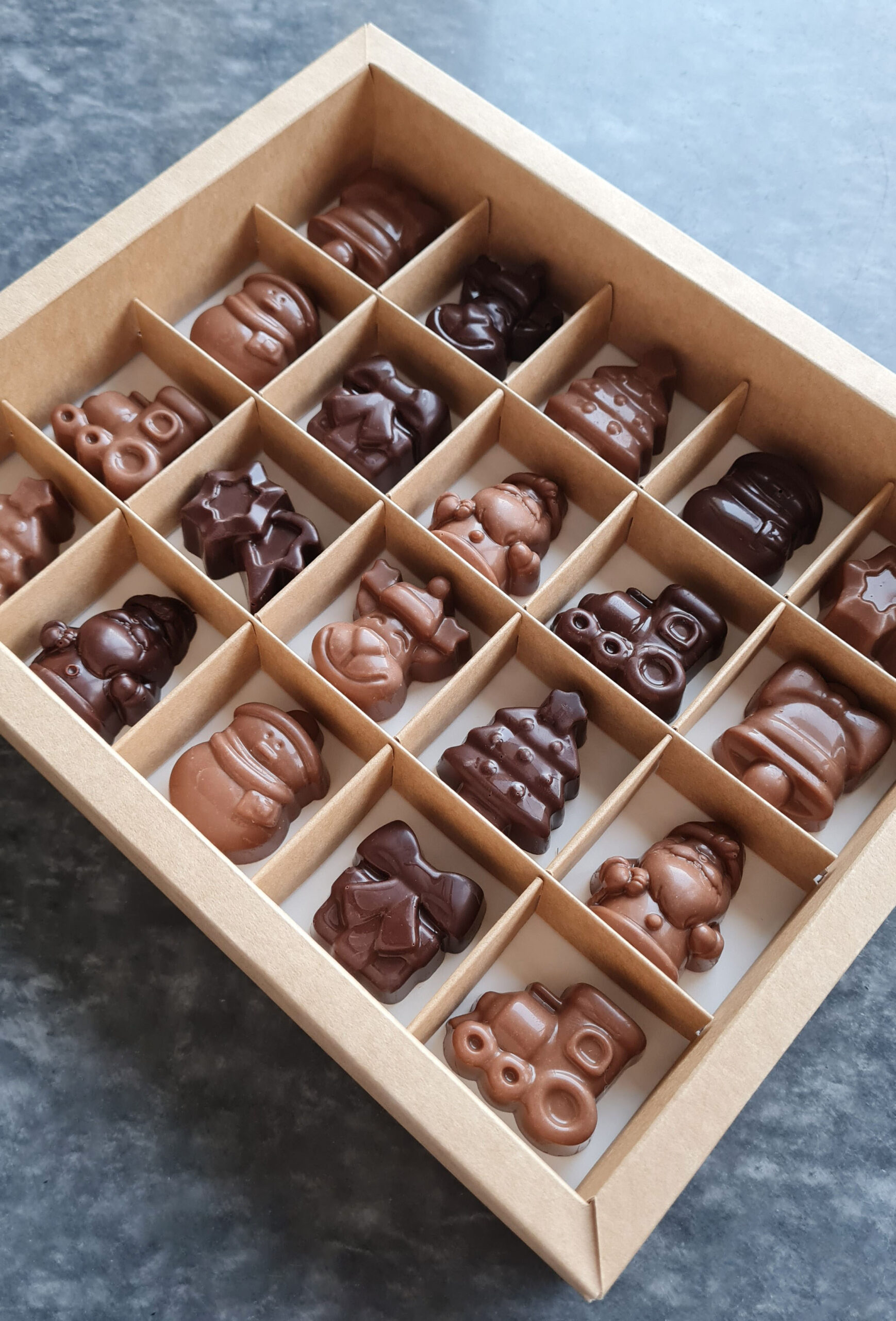 Yılbaşı Çikolataları Özel Seri 20'li Kutu - Görsel 2