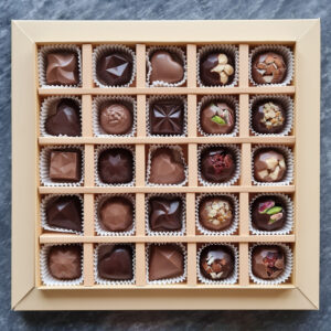 Dolgulu&Çatlak Spesiyal Çikolata 25'li Kutu